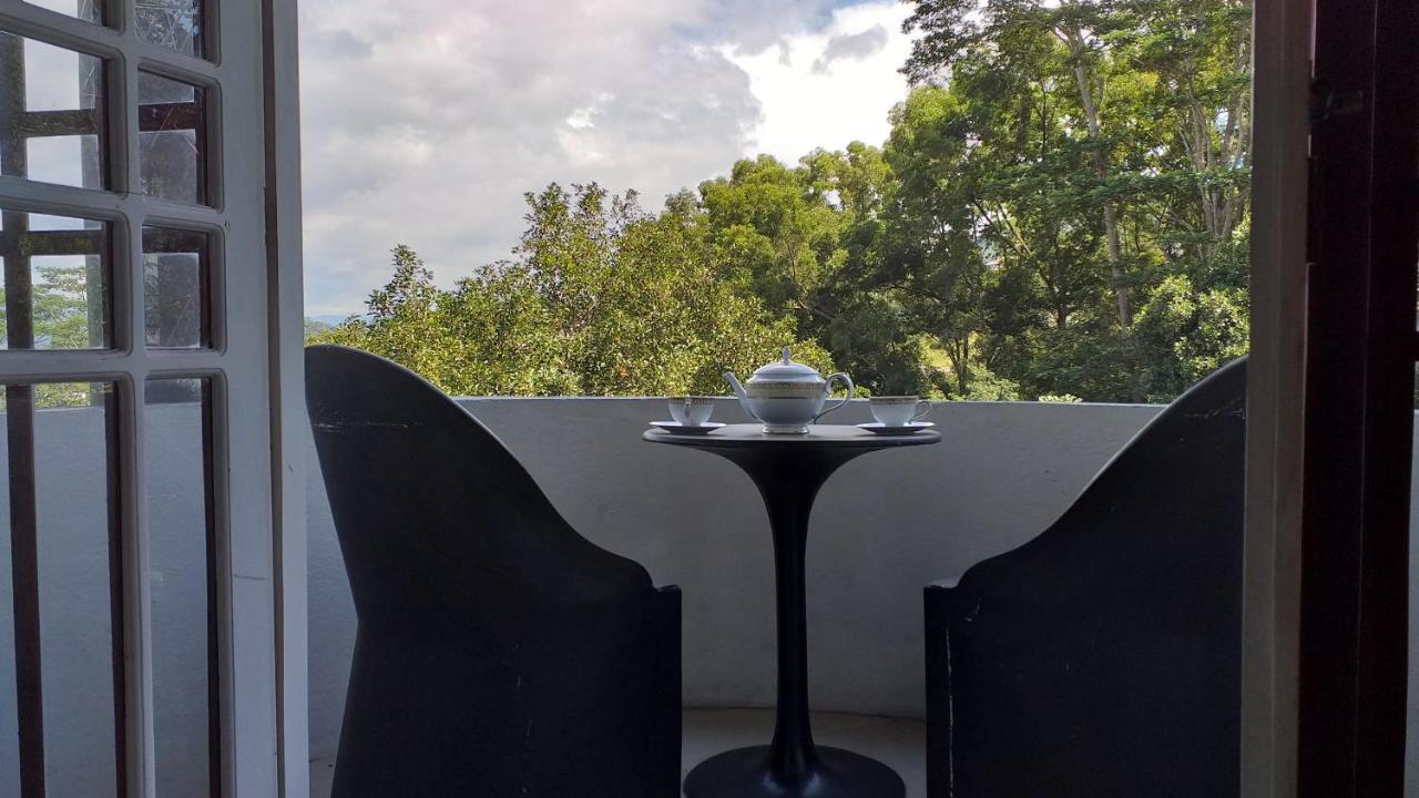 Crown Hills Kandy Inn Kültér fotó