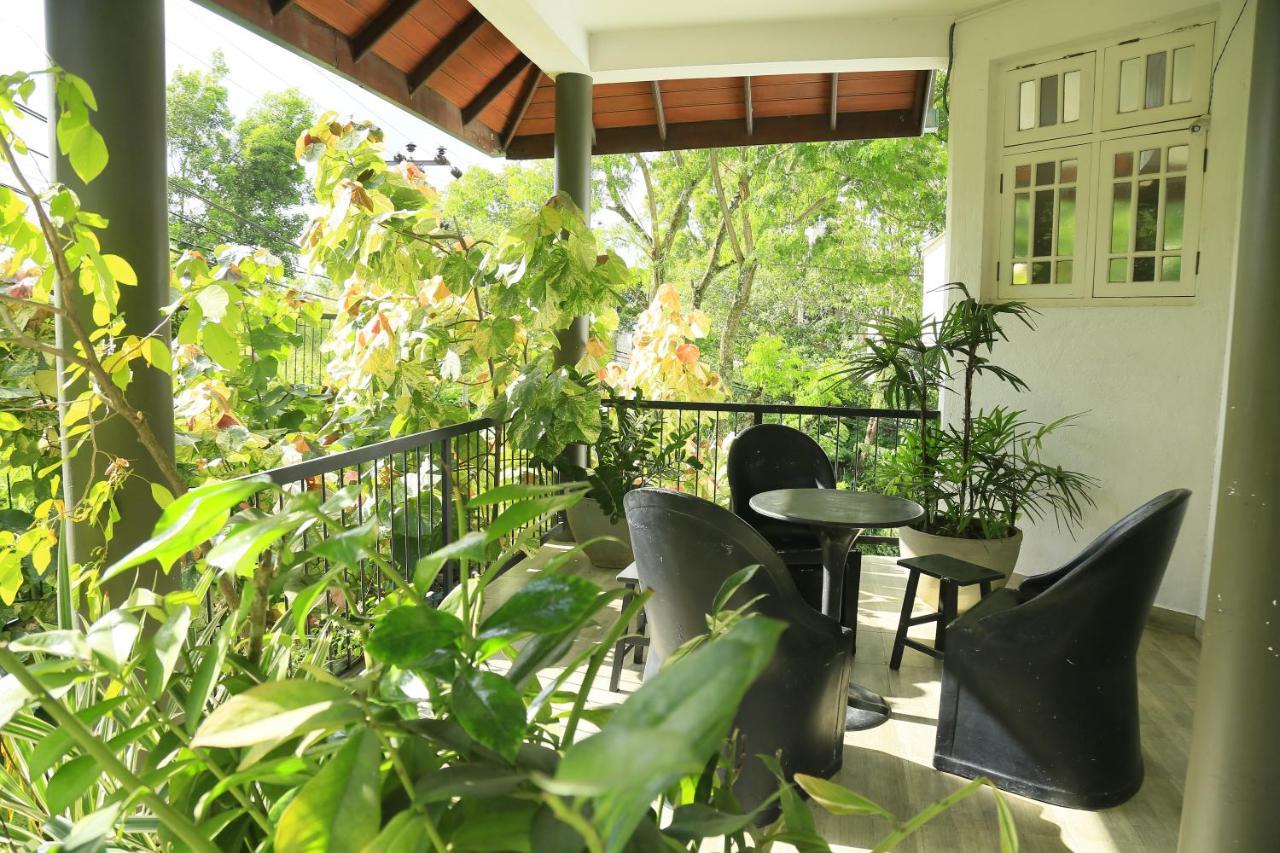 Crown Hills Kandy Inn Kültér fotó