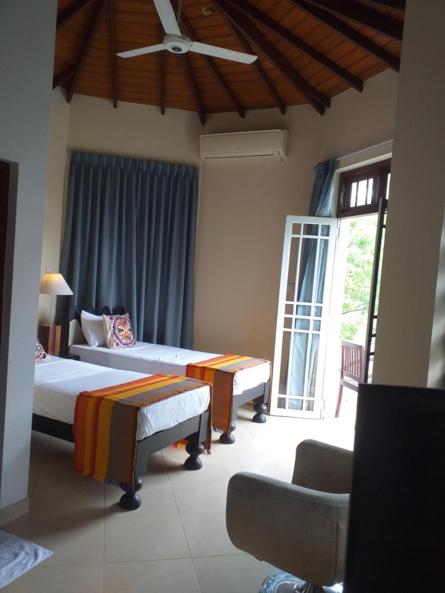 Crown Hills Kandy Inn Kültér fotó